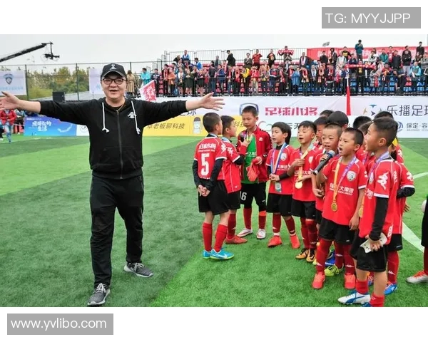 非你莫属足球明星的荣耀之路与成长故事揭秘 非你莫属足球明星的荣耀之路与成长故事揭秘